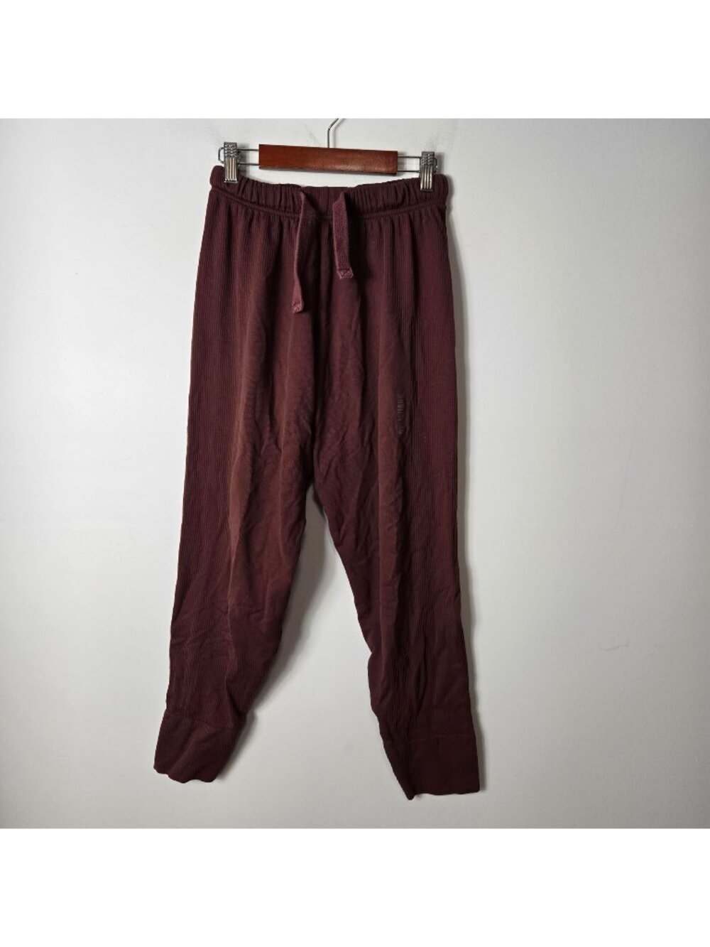 Gymshark Size XS Pause Ribbed Knit Jogger Athletic Pants Terracotta Red Women's